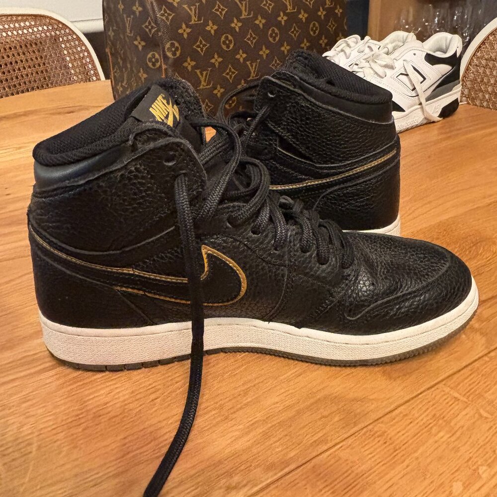 Air Jordan 1 Retro High OG 'City of Flight' 2018